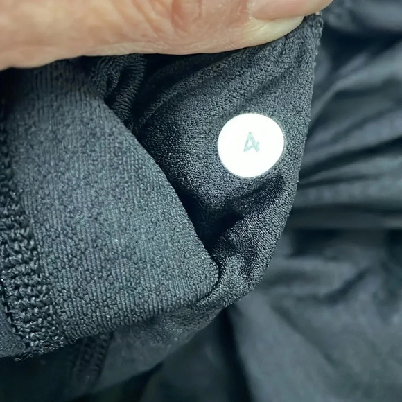 Lululemon no limits tank - Picture 9 of 9